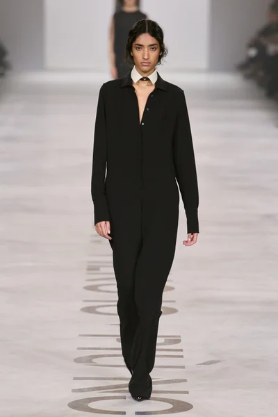 Look 32